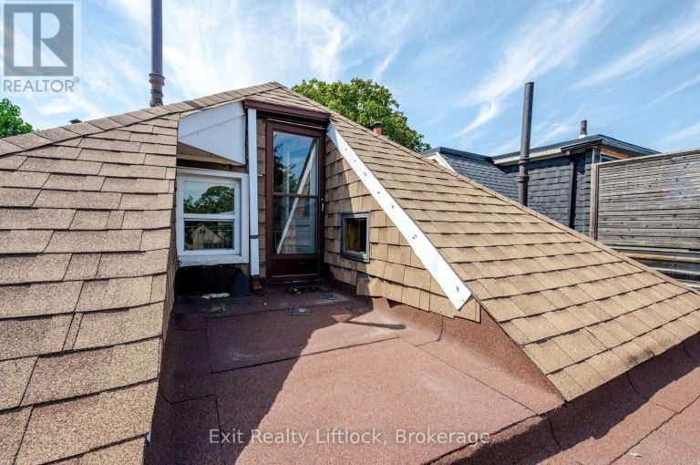 843 LOGAN AVENUE, Toronto (North Riverdale), Ontario, M4K3E2