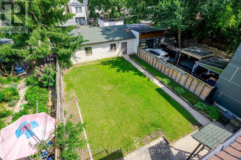 843 LOGAN AVENUE, Toronto (North Riverdale), Ontario, M4K3E2