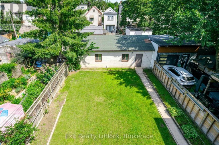 843 LOGAN AVENUE, Toronto (North Riverdale), Ontario, M4K3E2