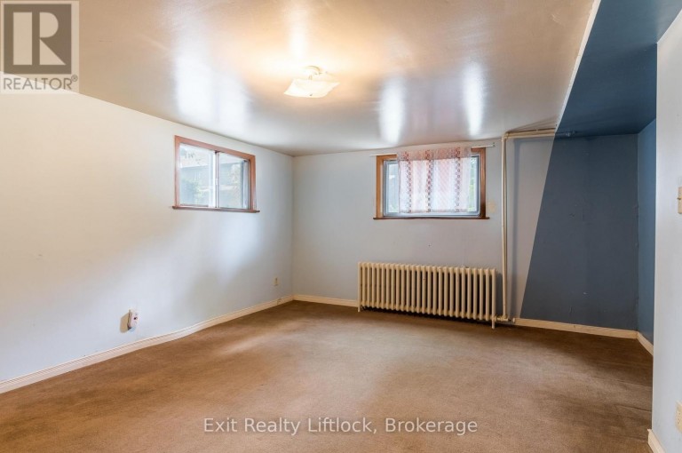 843 LOGAN AVENUE, Toronto (North Riverdale), Ontario, M4K3E2