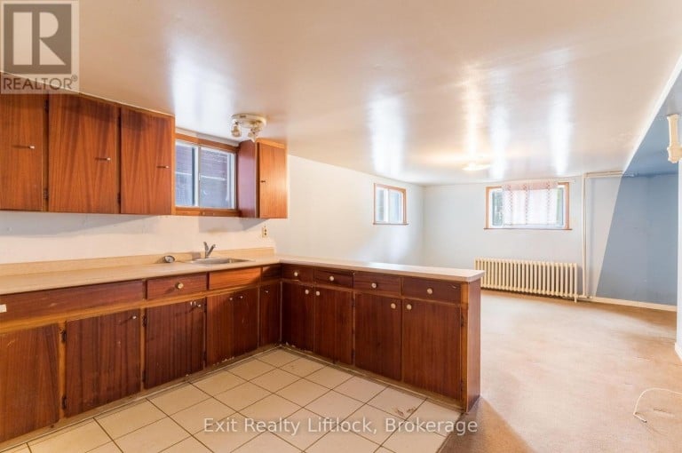 843 LOGAN AVENUE, Toronto (North Riverdale), Ontario, M4K3E2