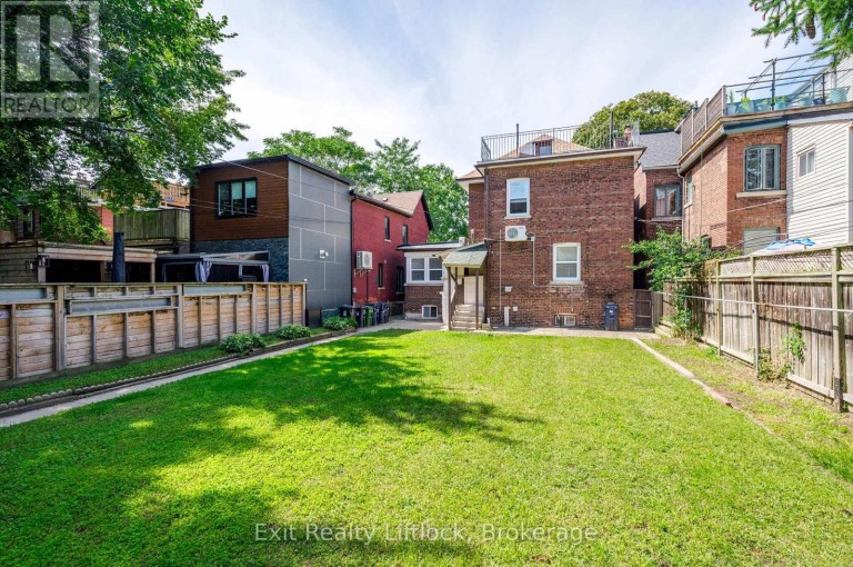 843 LOGAN AVENUE, Toronto (North Riverdale), Ontario, M4K3E2
