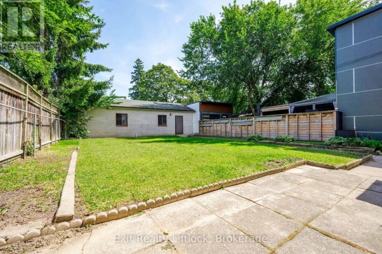 843 LOGAN AVENUE, Toronto (North Riverdale), Ontario, M4K3E2