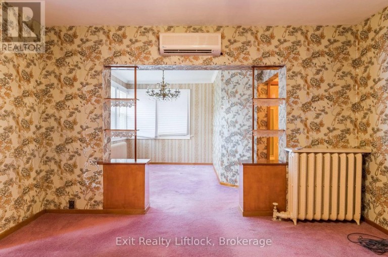 843 LOGAN AVENUE, Toronto (North Riverdale), Ontario, M4K3E2