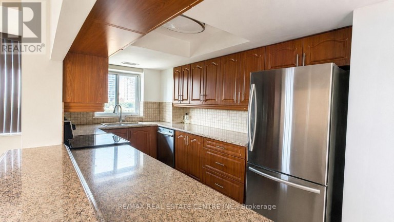 1515 - 300 WEBB DRIVE, Mississauga (City Centre), Ontario, L5B3W3