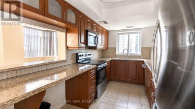 1515 - 300 WEBB DRIVE Mississauga (City Centre) Ontario photo 16