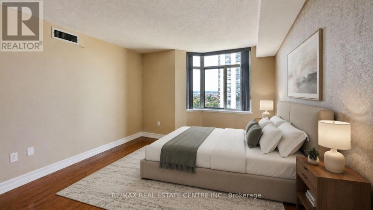 1515 - 300 WEBB DRIVE, Mississauga (City Centre), Ontario, L5B3W3