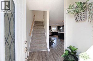 347 17 Street E Brooks Alberta photo 4