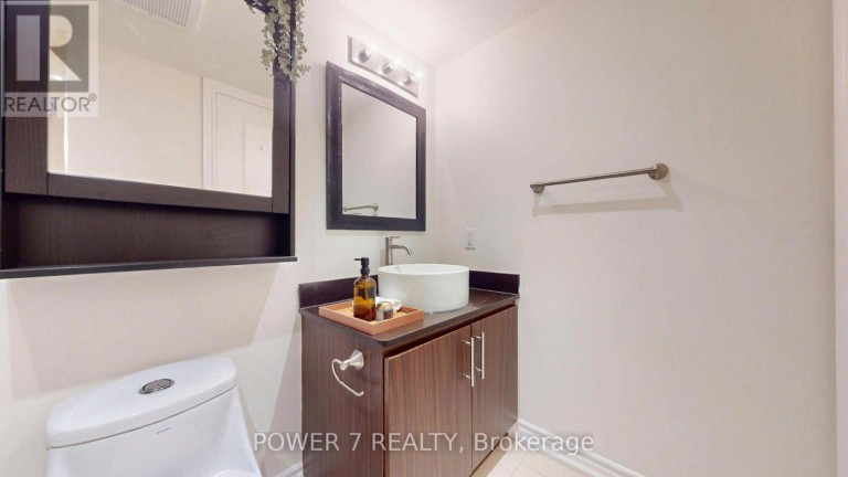 LPH18 - 9015 LESLIE STREET, Richmond Hill (Beaver Creek Business Park), Ontario, L4B4J8