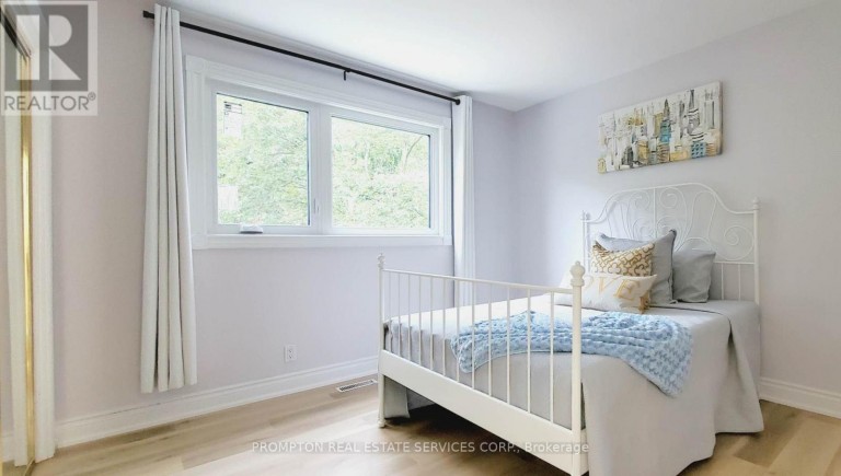 163 WOODSIDE DRIVE, St. Catharines (Glendale/Glenridge), Ontario, L2T1X5