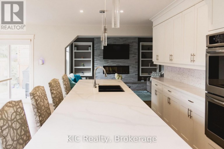 2138 LORRAINE DRIVE, Peterborough (Northcrest Ward 5), Ontario, K9L1X4