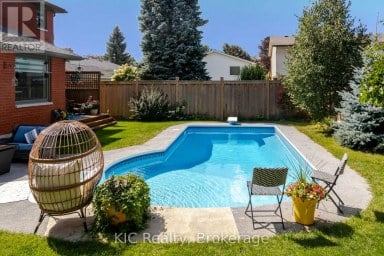 2138 LORRAINE DRIVE Peterborough (Northcrest Ward 5) Ontario photo 2