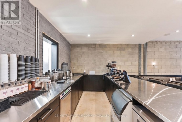 1024 QUEEN STREET W, Toronto (Trinity-Bellwoods), Ontario, M6J1H6