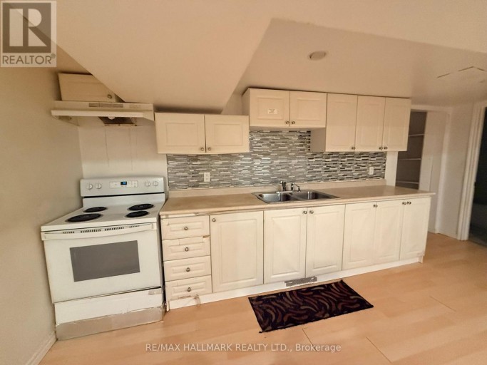 14 LOMBARDY CRESCENT, Toronto (Kennedy Park), Ontario, M1K4N8
