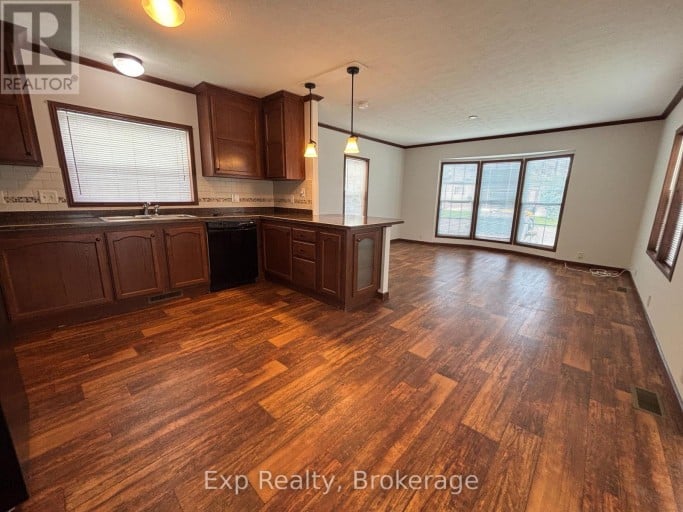 11 - 311 DUNDAS STREET E, Quinte West (Trenton Ward), Ontario, K8V1M1