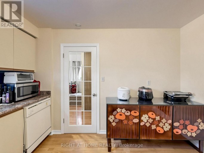131 CASTLE ROCK DRIVE, Richmond Hill (North Richvale), Ontario, L4C6A1