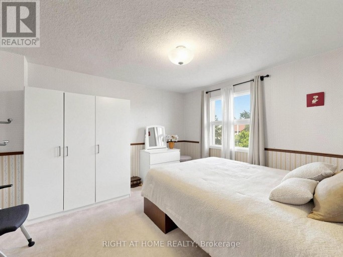 131 CASTLE ROCK DRIVE, Richmond Hill (North Richvale), Ontario, L4C6A1