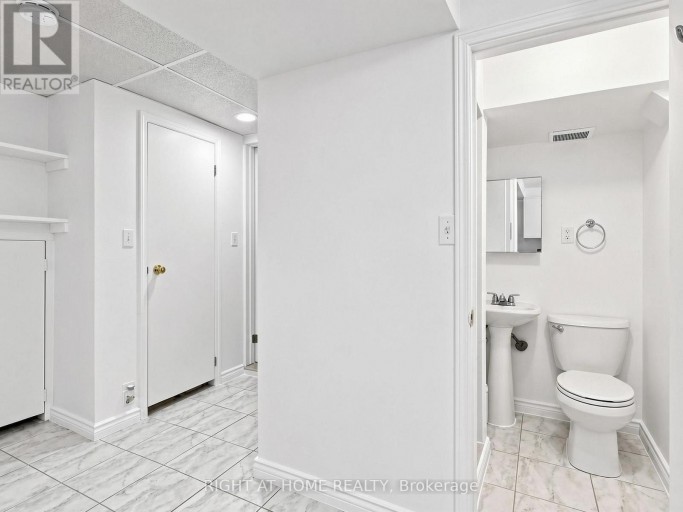 131 CASTLE ROCK DRIVE, Richmond Hill (North Richvale), Ontario, L4C6A1