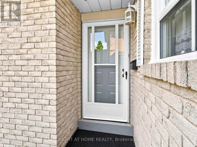 131 CASTLE ROCK DRIVE, Richmond Hill (North Richvale), Ontario, L4C6A1
