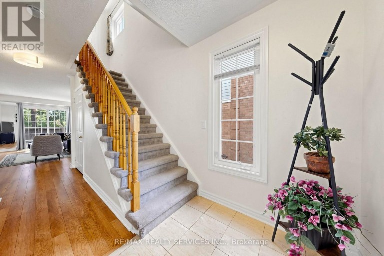 74 HEATHCLIFFE SQUARE, Brampton (Central Park), Ontario, L6S5R4