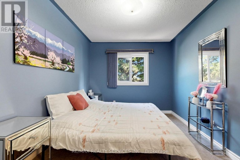 74 HEATHCLIFFE SQUARE, Brampton (Central Park), Ontario, L6S5R4