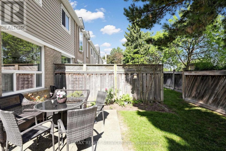 74 HEATHCLIFFE SQUARE, Brampton (Central Park), Ontario, L6S5R4