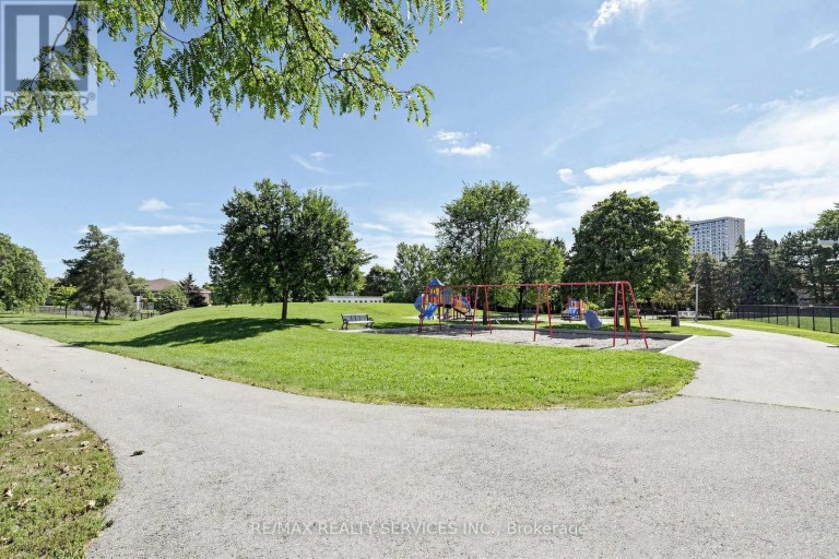 74 HEATHCLIFFE SQUARE, Brampton (Central Park), Ontario, L6S5R4