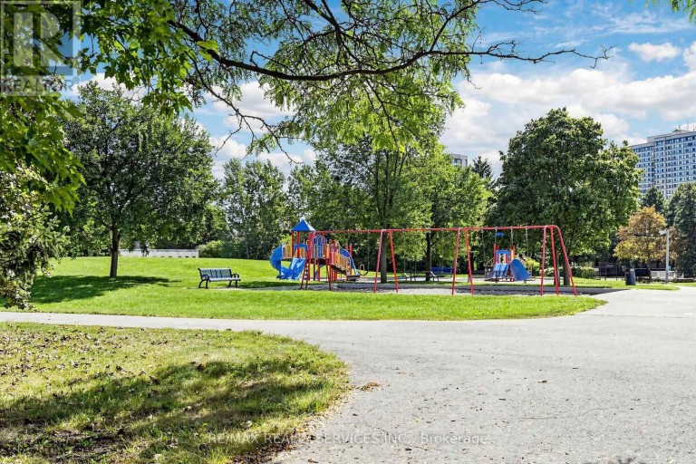 74 HEATHCLIFFE SQUARE, Brampton (Central Park), Ontario, L6S5R4