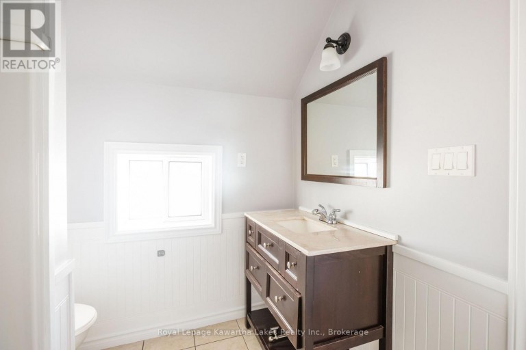 71 VICTORIA AVENUE N, Kawartha Lakes (Lindsay), Ontario, K9V4G8