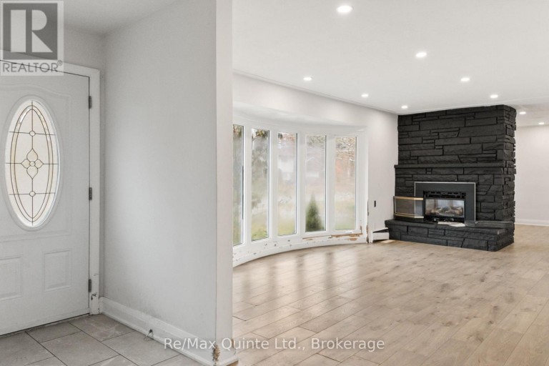 5 STANLEY PARK DRIVE, Belleville (Belleville Ward), Ontario, K8N4N1