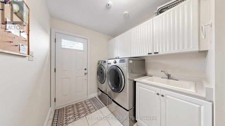 58 JULIA STREET, Markham (Thornhill), Ontario, L3T4R9