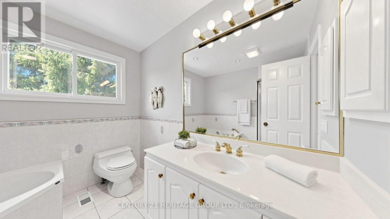 58 JULIA STREET, Markham (Thornhill), Ontario, L3T4R9
