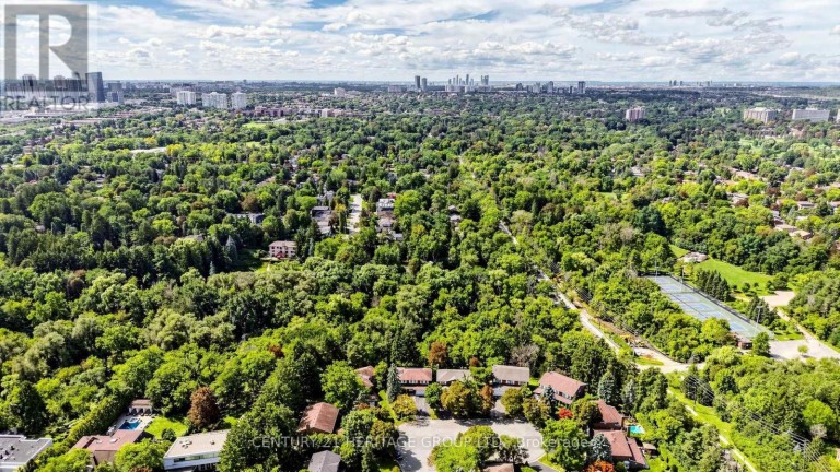 58 JULIA STREET, Markham (Thornhill), Ontario, L3T4R9