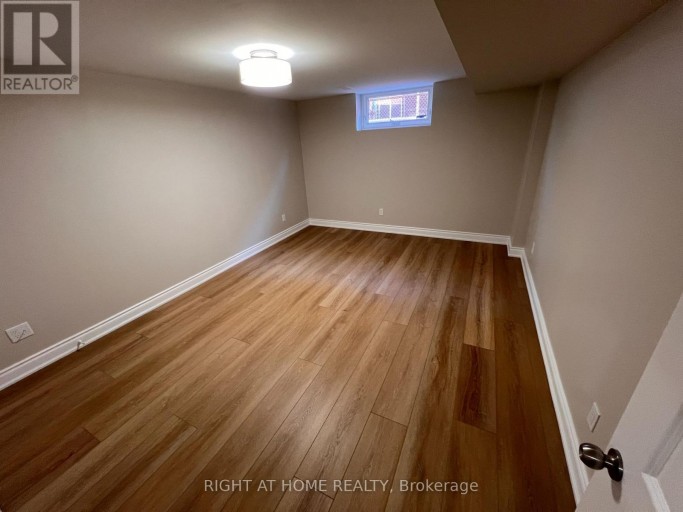 LOWER - 30 NORBERT CRESCENT, Toronto (Eringate-Centennial-West Deane), Ontario, M9C3J9