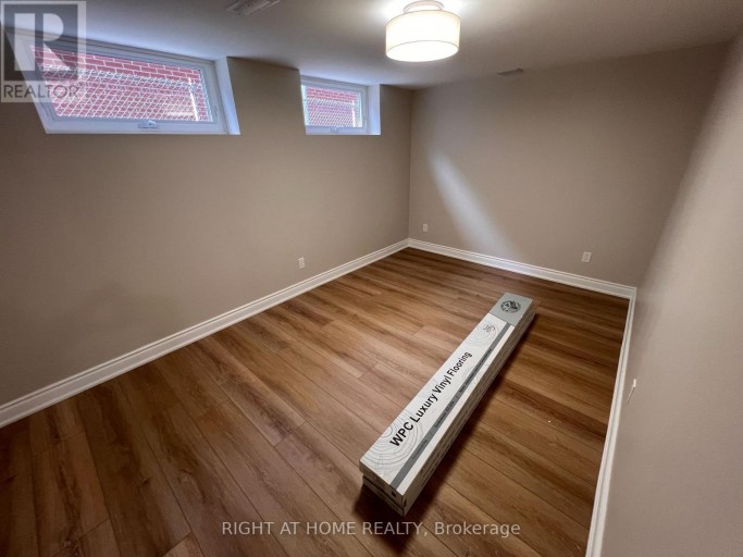 LOWER - 30 NORBERT CRESCENT, Toronto (Eringate-Centennial-West Deane), Ontario, M9C3J9