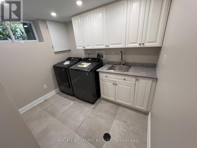 LOWER - 30 NORBERT CRESCENT, Toronto (Eringate-Centennial-West Deane), Ontario, M9C3J9