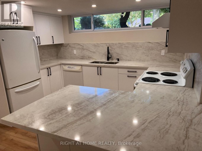 LOWER - 30 NORBERT CRESCENT, Toronto (Eringate-Centennial-West Deane), Ontario, M9C3J9