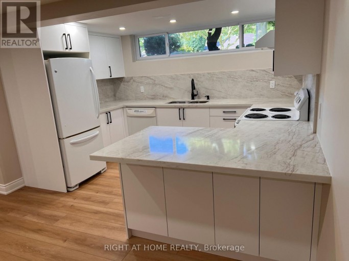 LOWER - 30 NORBERT CRESCENT, Toronto (Eringate-Centennial-West Deane), Ontario, M9C3J9