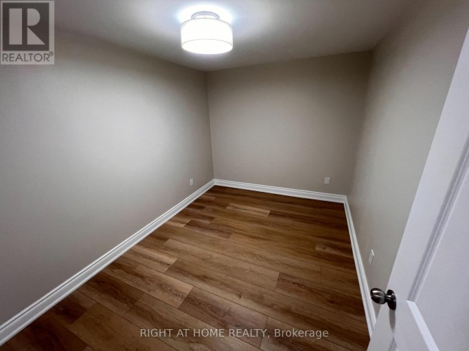 LOWER - 30 NORBERT CRESCENT, Toronto (Eringate-Centennial-West Deane), Ontario, M9C3J9