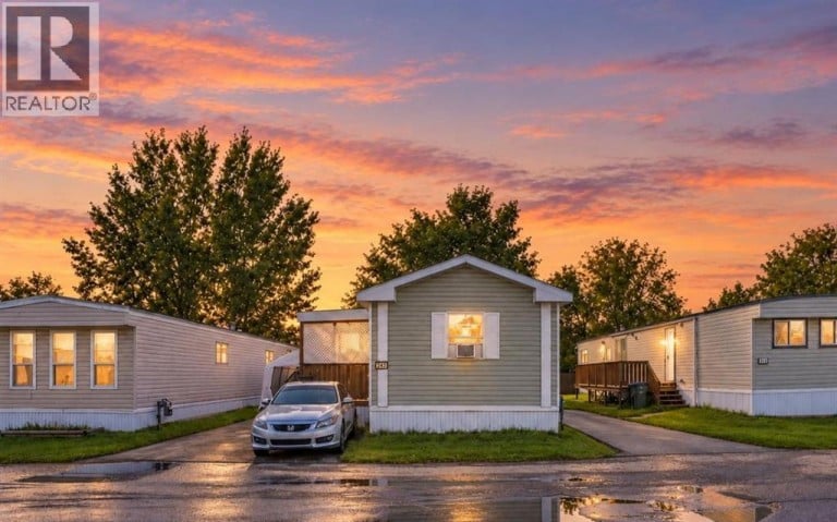 #243, 6220 17 Avenue SE, Calgary, Alberta, T2A0W6