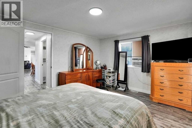 #243, 6220 17 Avenue SE, Calgary, Alberta, T2A0W6