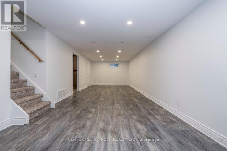 36 CYNTHIA COURT, Barrie (Wellington), Ontario, L4M2X4