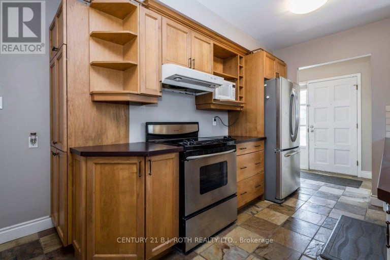 36 CYNTHIA COURT, Barrie (Wellington), Ontario, L4M2X4
