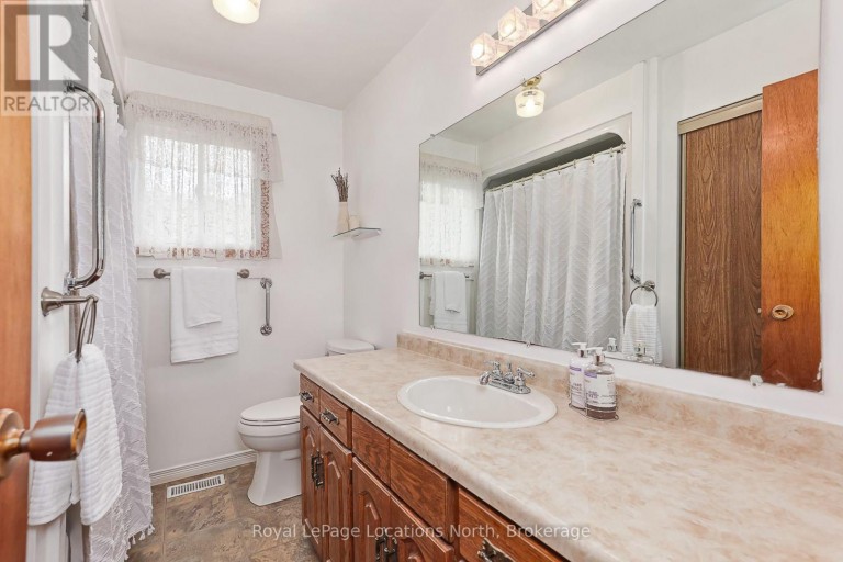 26 STROUD CRESCENT, Wasaga Beach, Ontario, L9Z2T5