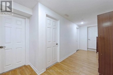 297 GILBERT AVENUE Toronto (Caledonia-Fairbank) Ontario photo 27