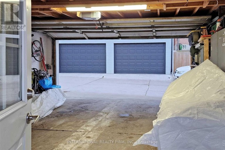 297 GILBERT AVENUE, Toronto (Caledonia-Fairbank), Ontario, M6E4W8