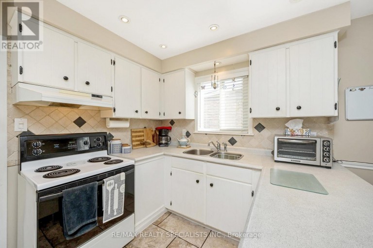 6356 CHAUMONT CRESCENT, Mississauga (Meadowvale), Ontario, L5N2M8