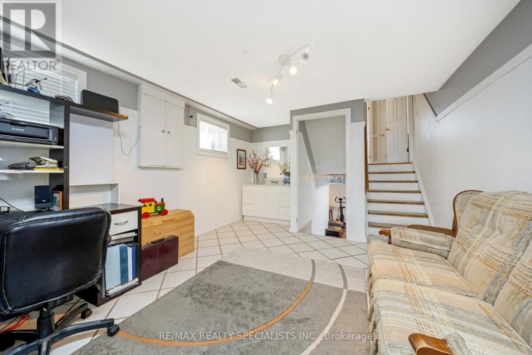 6356 CHAUMONT CRESCENT, Mississauga (Meadowvale), Ontario, L5N2M8