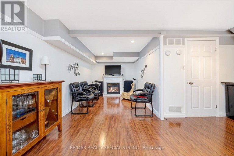6356 CHAUMONT CRESCENT, Mississauga (Meadowvale), Ontario, L5N2M8