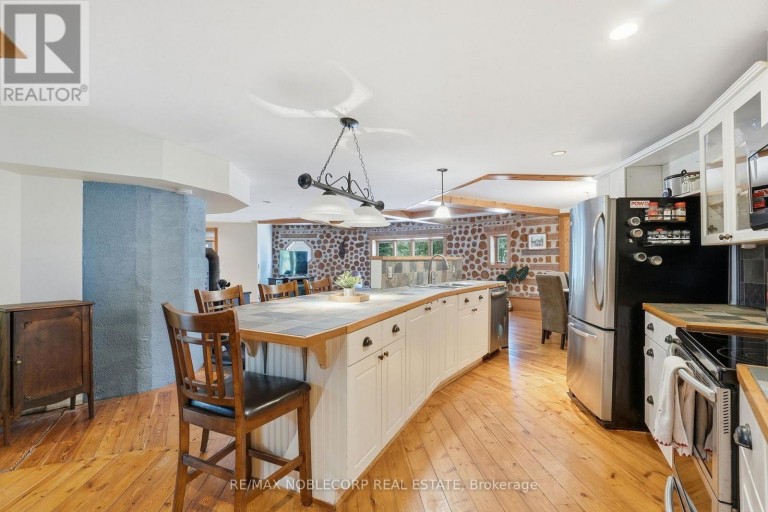 1166 BONNIE LAKE ROAD, Bracebridge (Macaulay), Ontario, P1L1W9